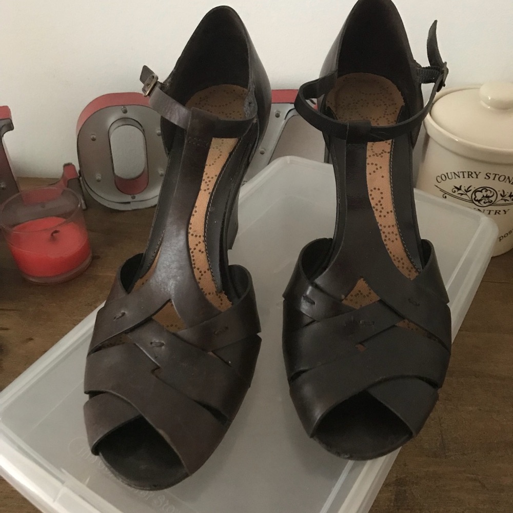 Brown leather Kenneth Cole Reaction Wedges