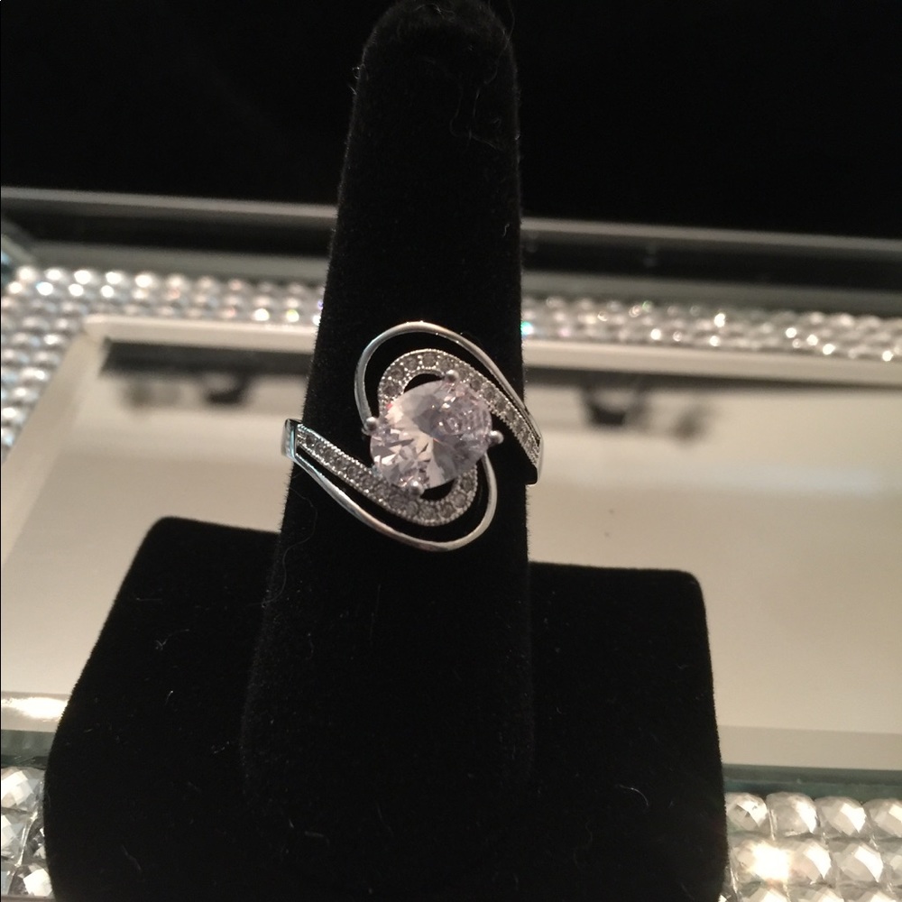 Gorgeous Italian Stone Platinum Plated Ring - Picture 2 of 4