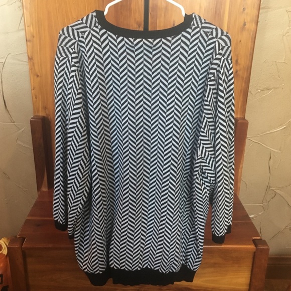 Kim Rogers size 2X black & white patterned sweater - Picture 3 of 3