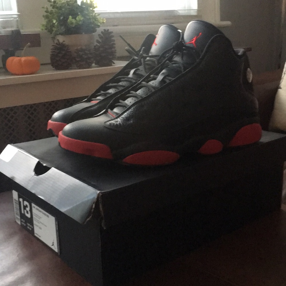 Mint condition Air Jordan 13 Retro Black/gym-red!!
