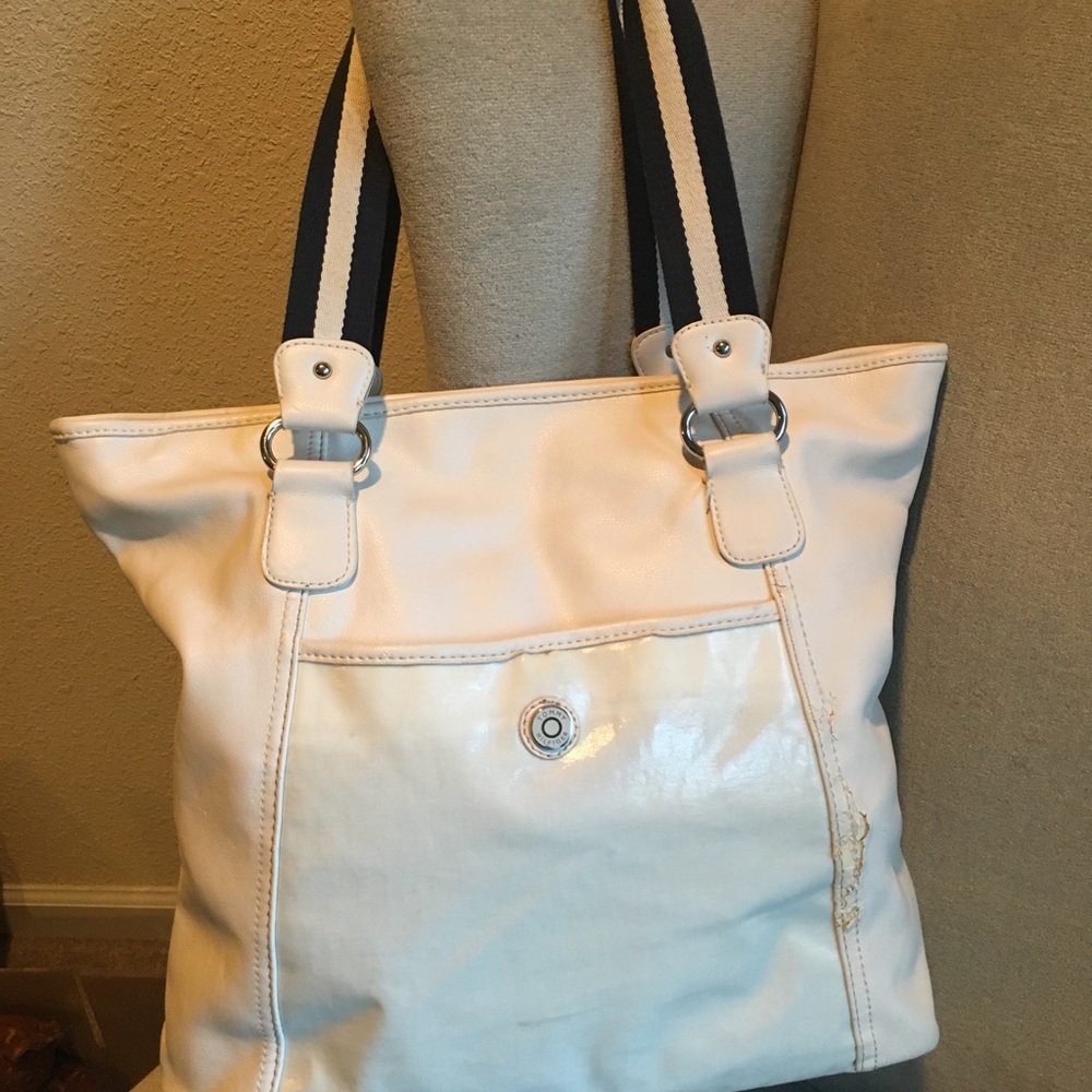 Tommy Hilfiger white pocketbook