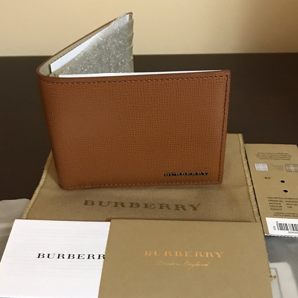 🔥Burberry London Leather Bifold Wallet.🔥