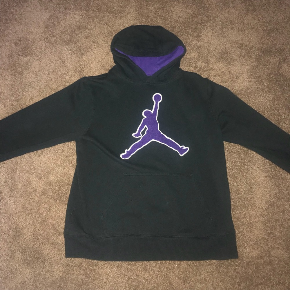 AIR JORDAN boys XL purple and black sweatshirt