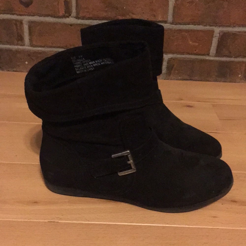 EUC Rampage Black Sude Booties.