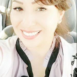 Meet your Posher, Alma