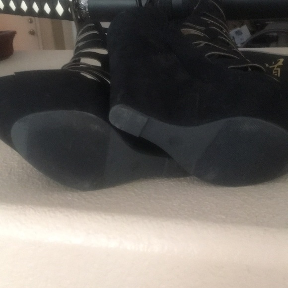 Just Fab shoe - Picture 2 of 3