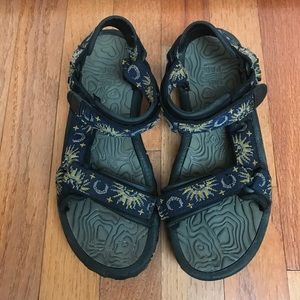 Unique Teva sandals