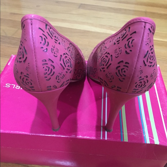 BCBG Heels size 9 1/2 worn once Pink - Picture 3 of 6