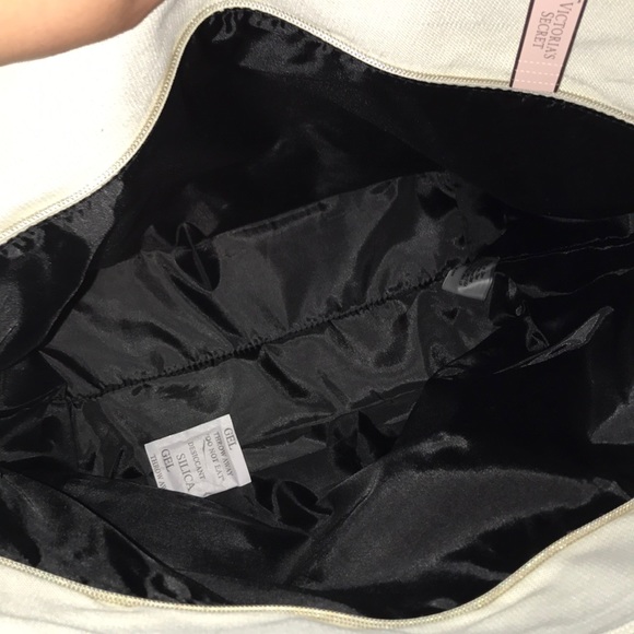 🎁 VICTORIA SECRET BAG!!🎁 - Picture 4 of 5