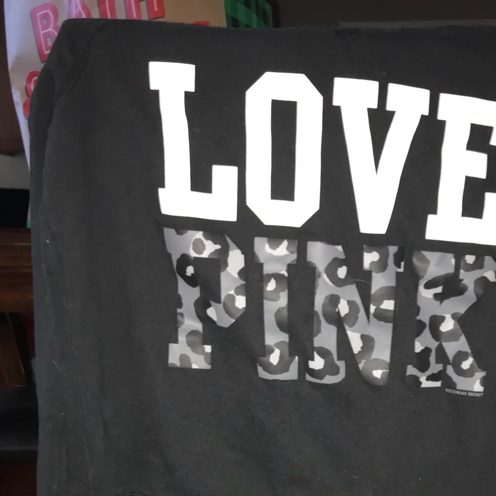 PINK sweatshirt!! 😃