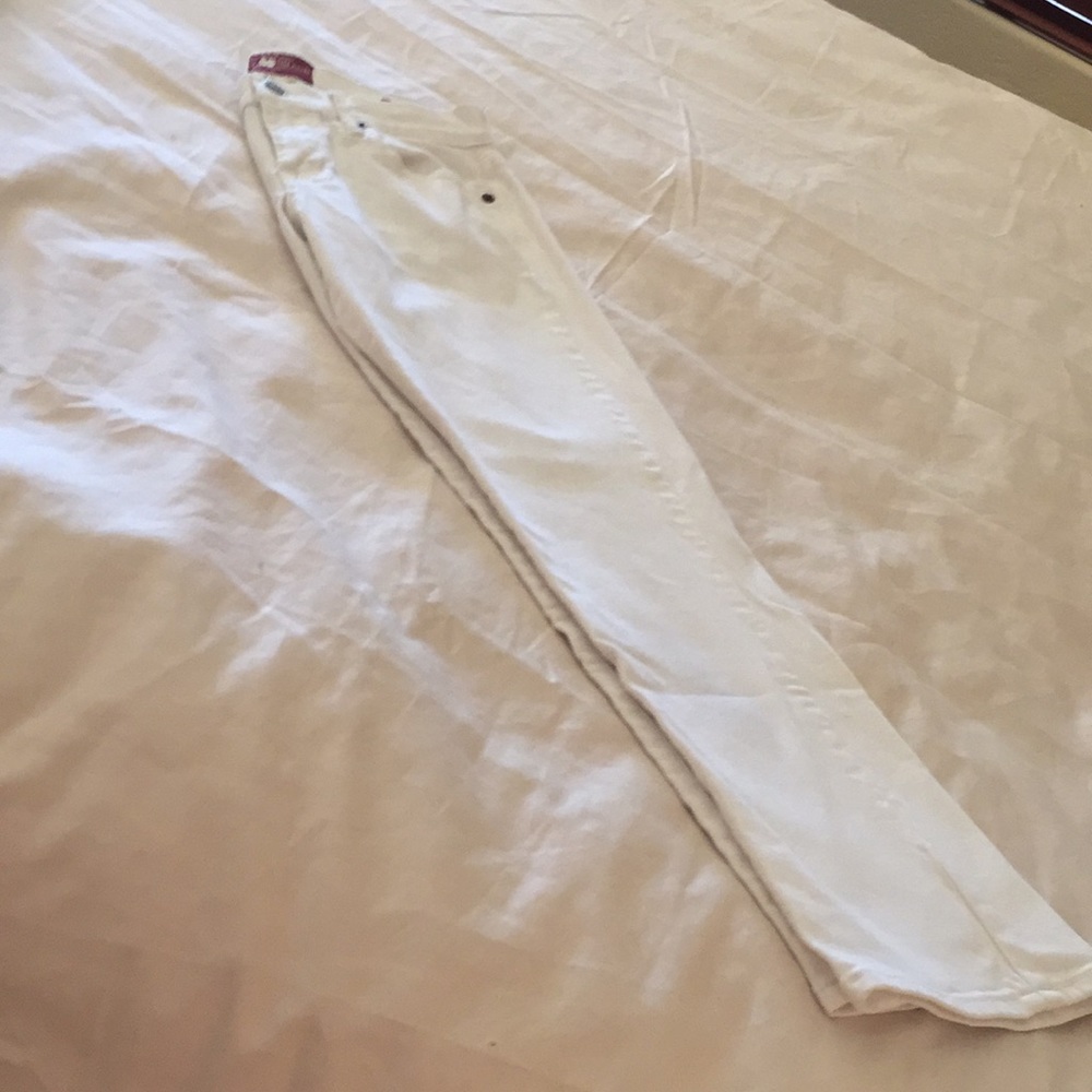 White cropped Lucky Jeans