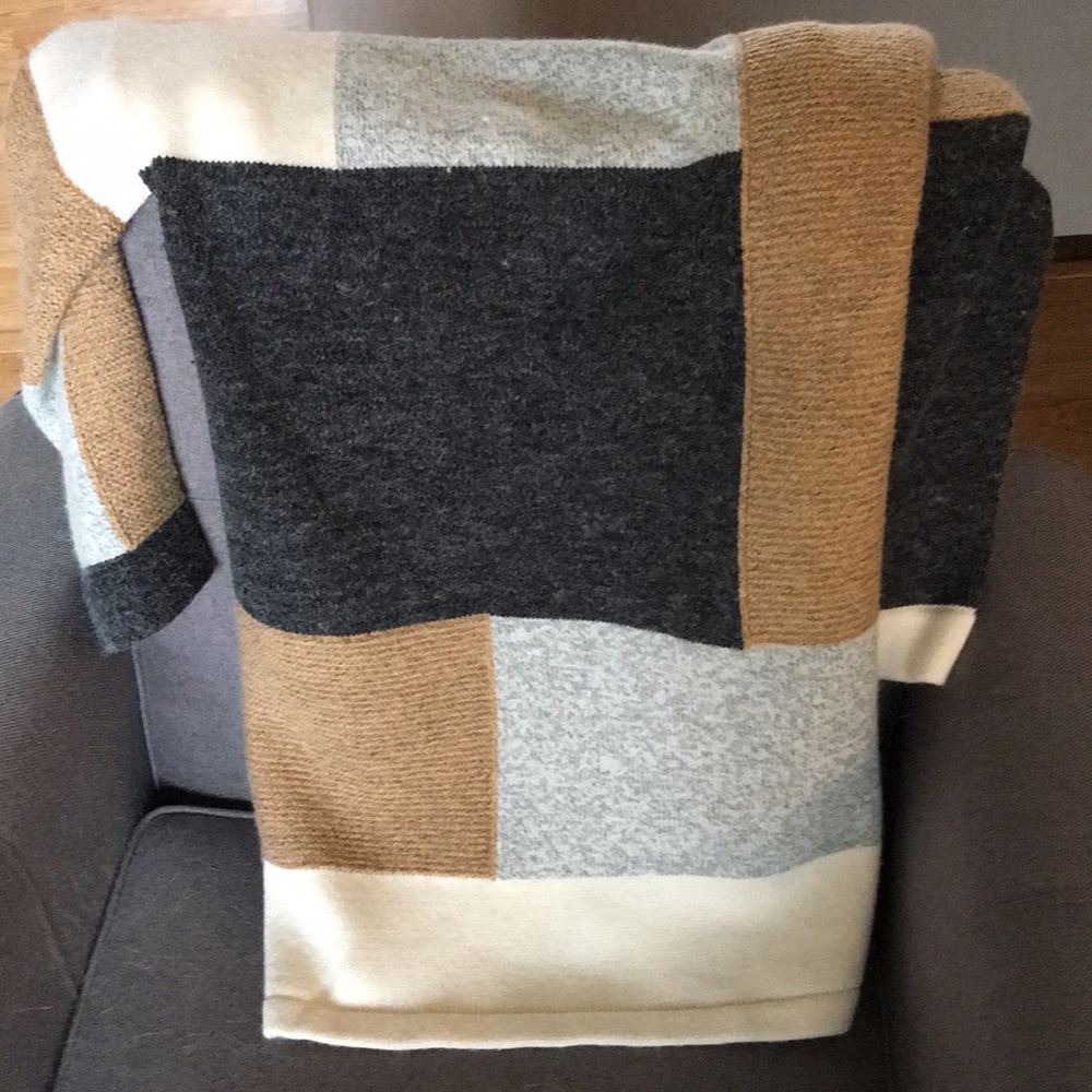 Sweater - Picture 2 of 4