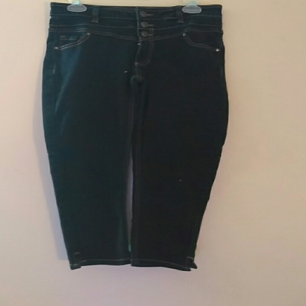High waisted capri pants