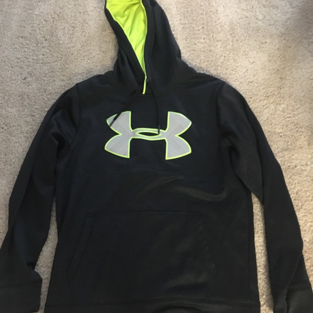 Men’s Under Armour sweatshirt