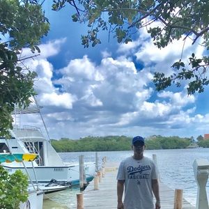 Meet your Posher, Adrian