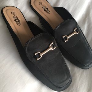 Horse bit black loafer slide in
