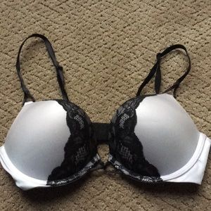 VS Bombshell 34B