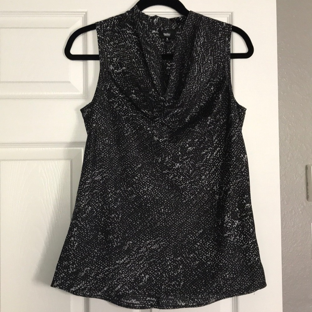 Black & white patterned sleeveless blouse