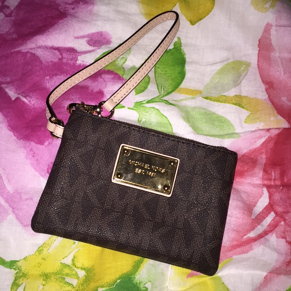 MICHEAL KORS WALLET/WRISTLET