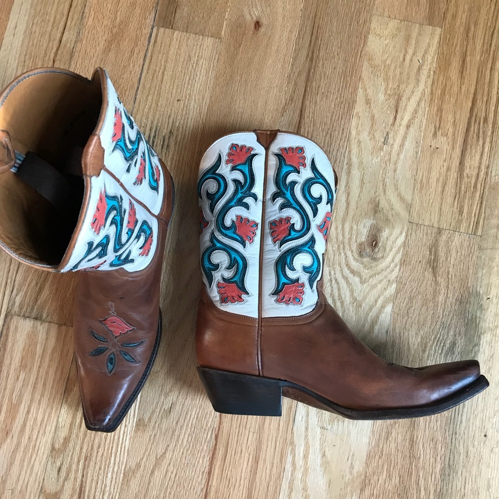 *SALE* Lucchese western boots floral gorgeous!