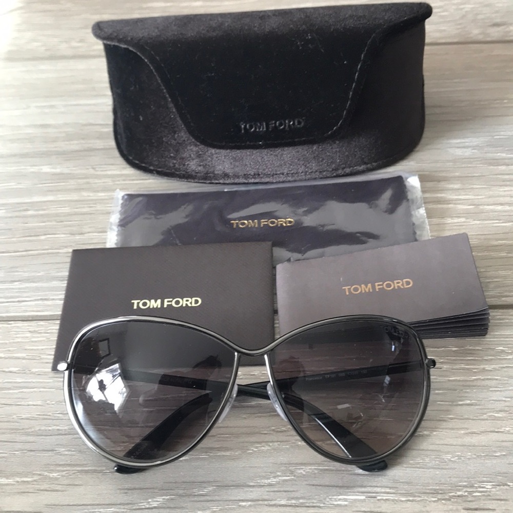 Never worn authentic Tom Ford sunglasses