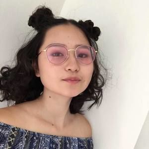 Meet your Posher, Aama