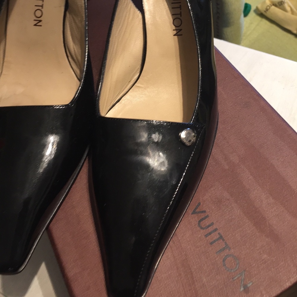 Authentic Louis Vuitton Patent Leather Sing Back
