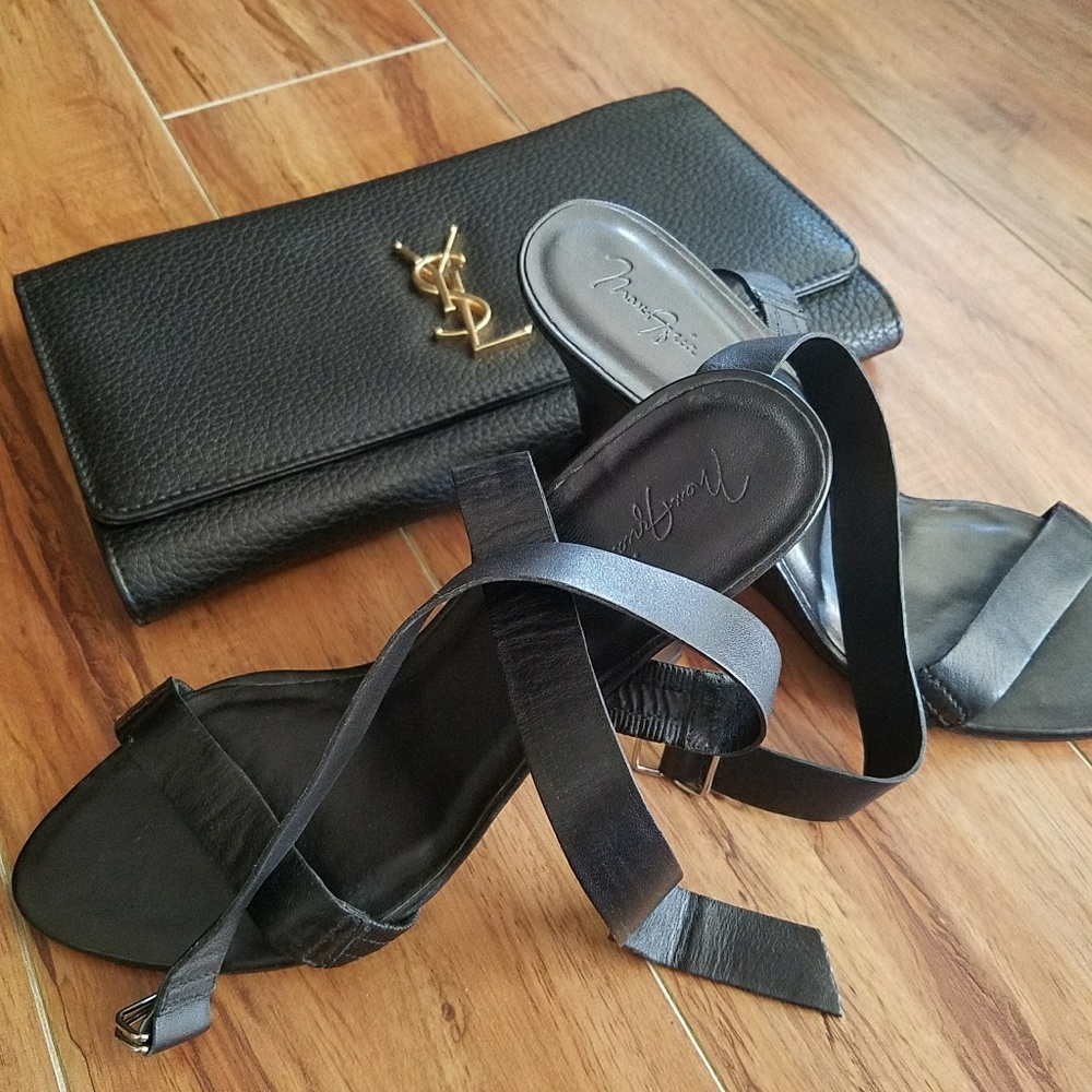 Max Azria Strappy Black Wedges