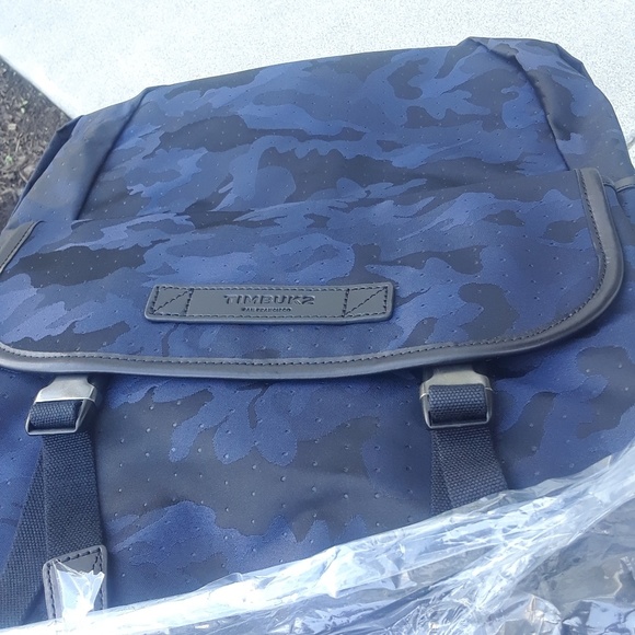 Timbuktu sapphire blue and black camouflage backpa - Picture 3 of 3