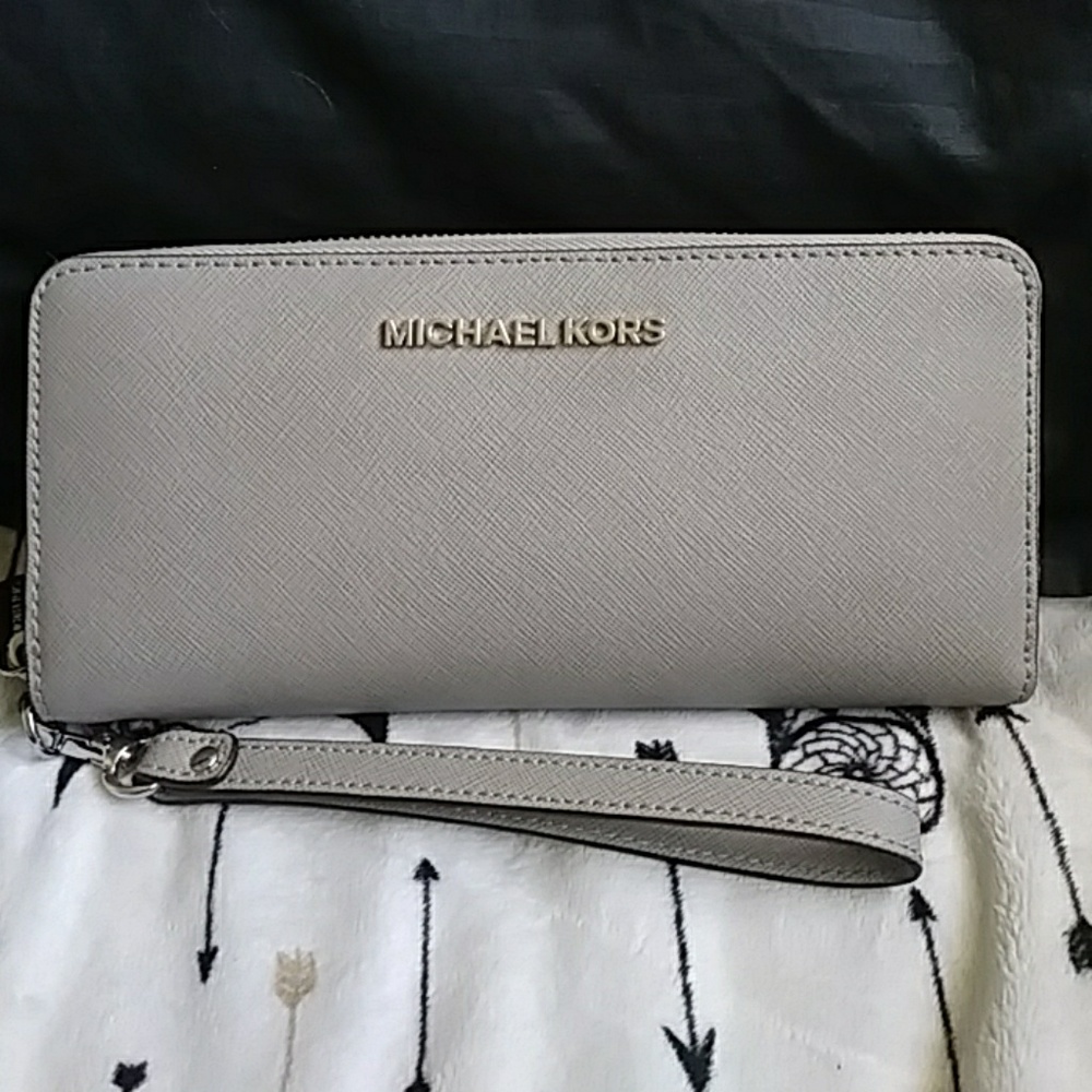 Michael kors wallet