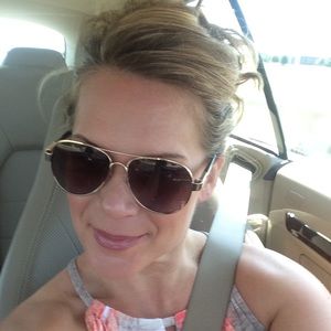 Meet your Posher, Teresa