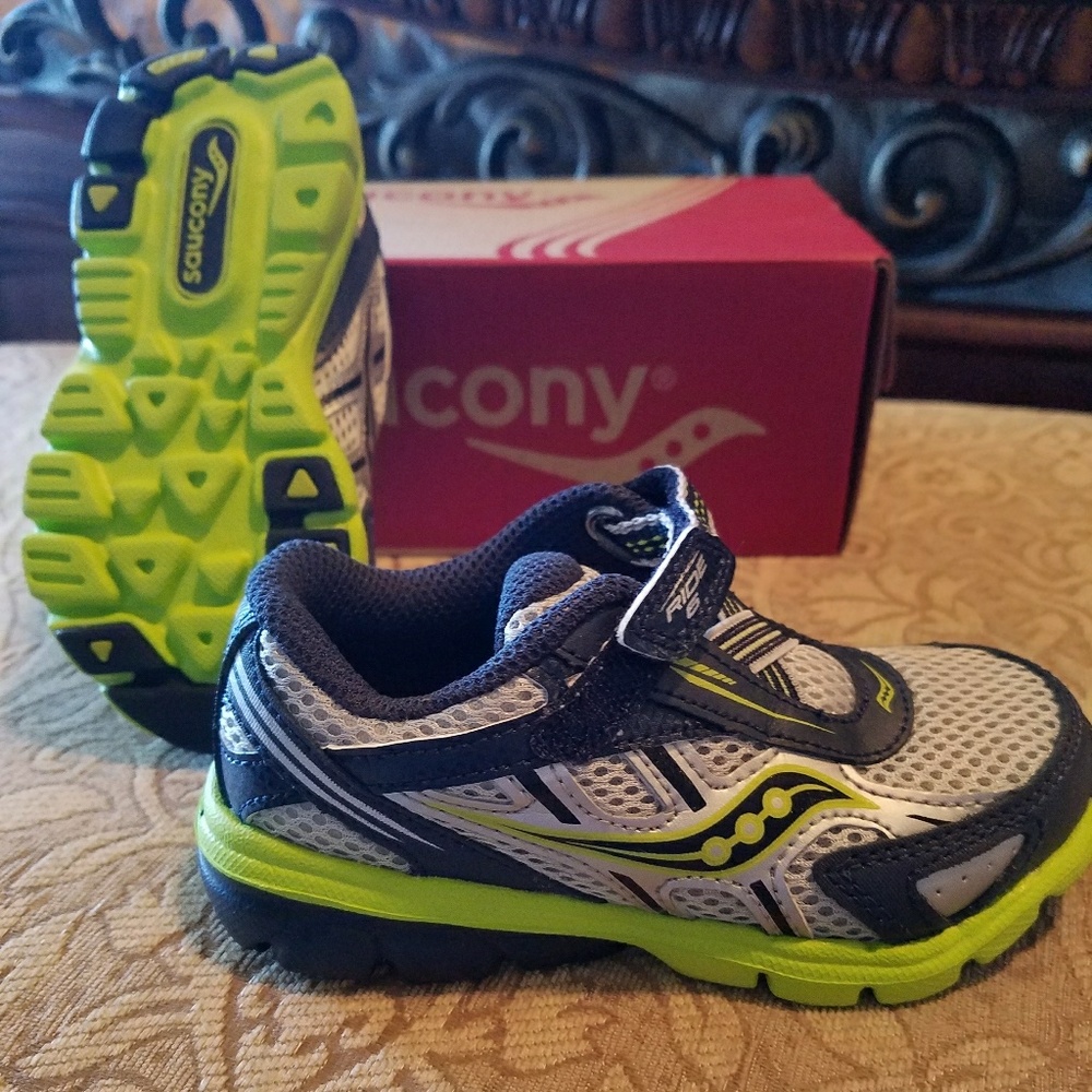 Boys Saucony Sneakers, NEW