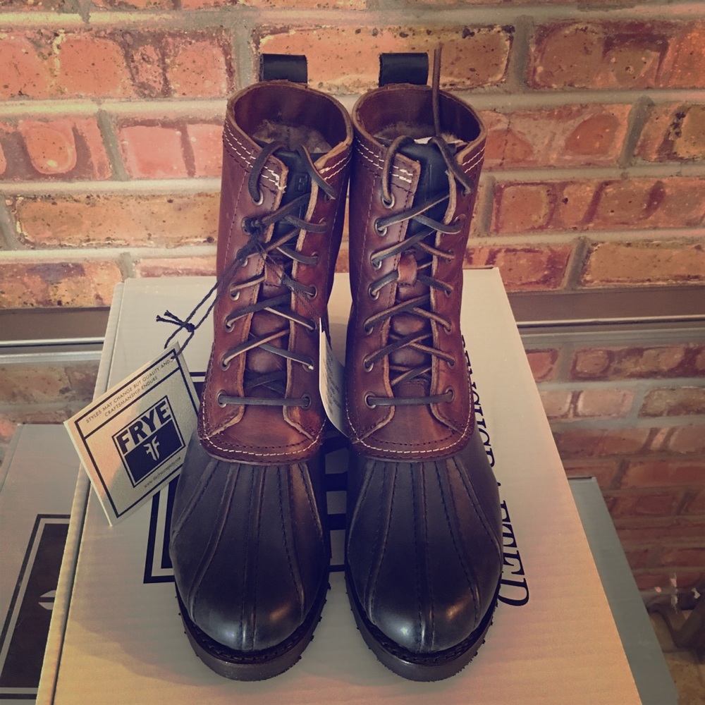SOLD frye Veronica Duck Boots retail $398 sz 10