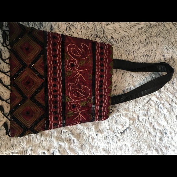 Sweet beaded black & wine purse - Picture 2 of 3