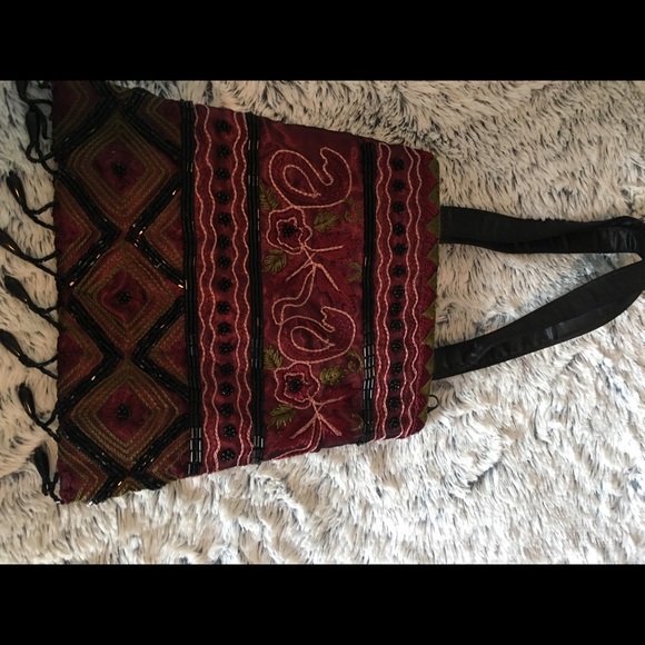 Sweet beaded black & wine purse - Picture 3 of 3