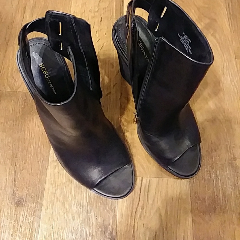 BCBG leather upper zipper booties.