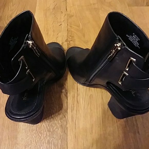 BCBG leather upper zipper booties. - Picture 4 of 4