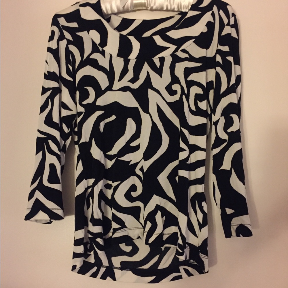 Chico’s Black & White printed Top