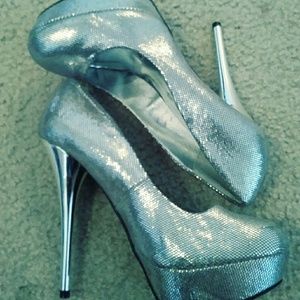 NWOT Silver chrome platforms