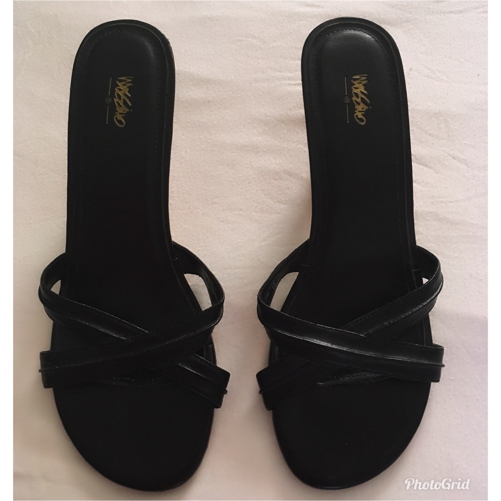 Mossimo sandal with heel