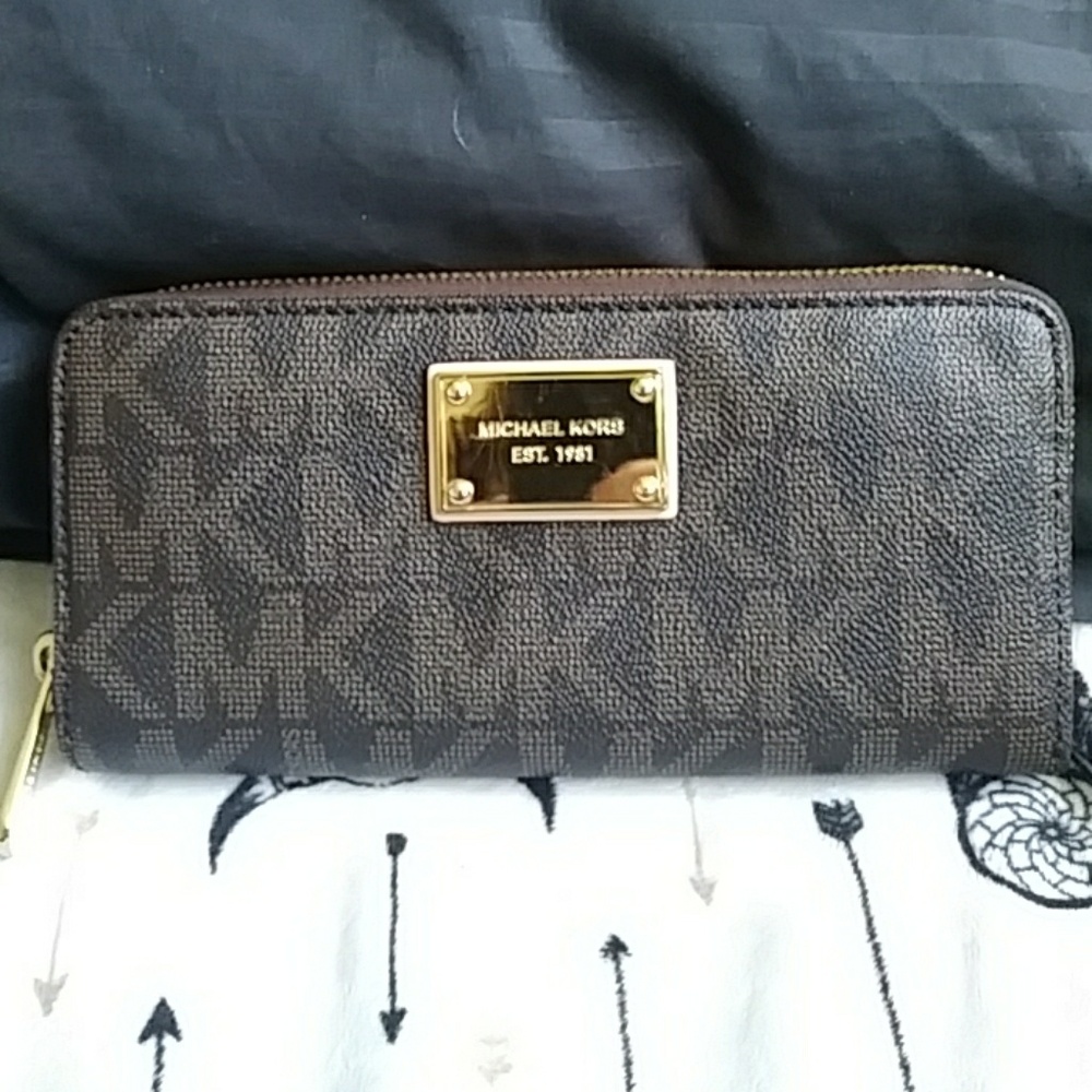 Michael kors wallet