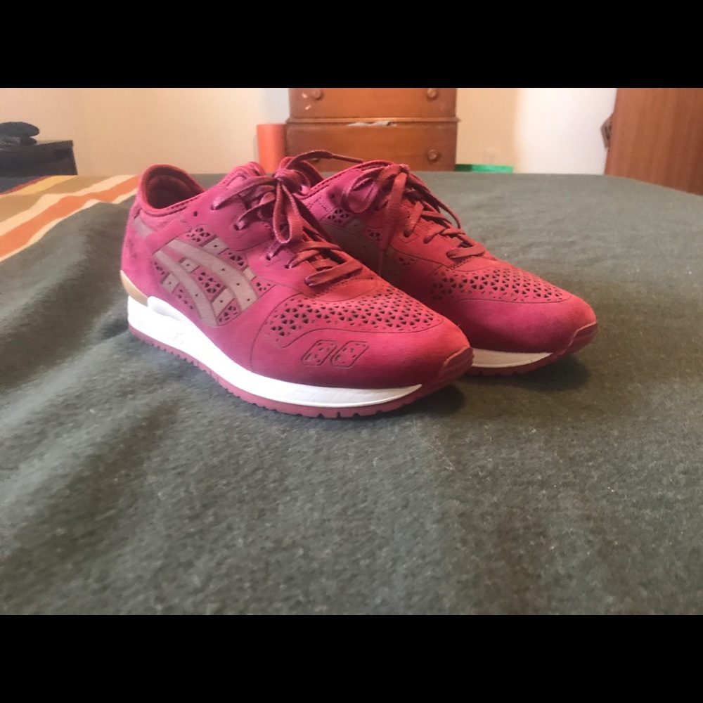 Near dead stock Asics Gel Lyte III