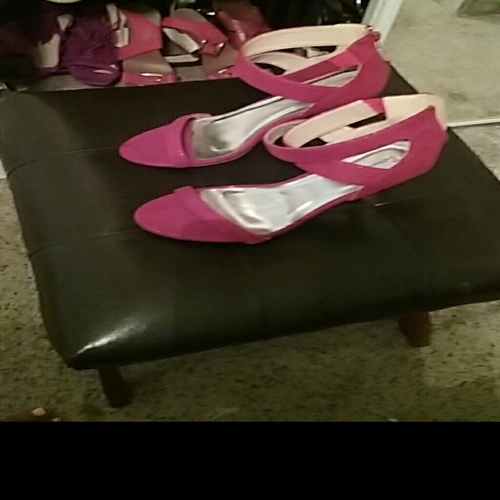 Shoes - Picture 2 of 4
