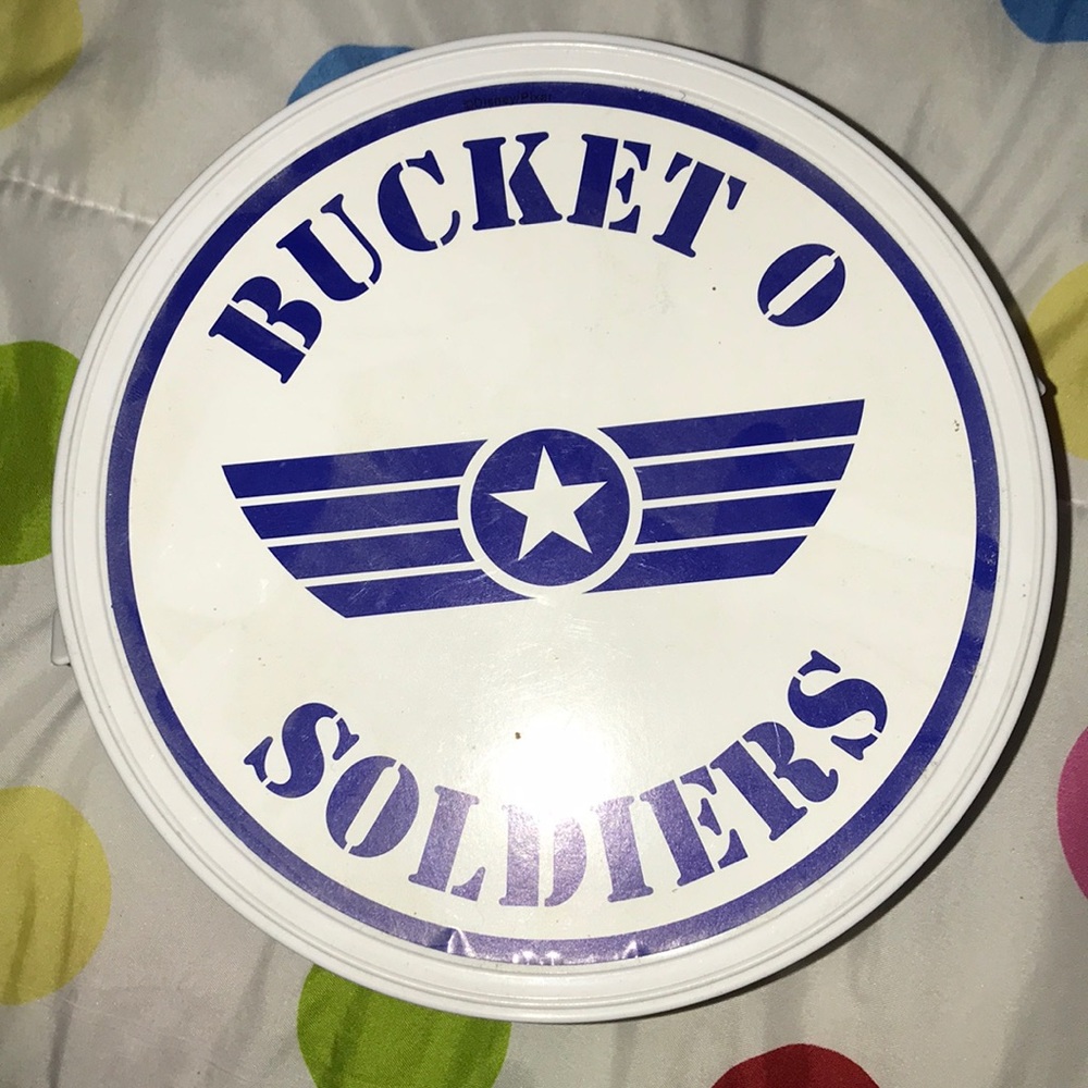 Toy story bucket o soldiers