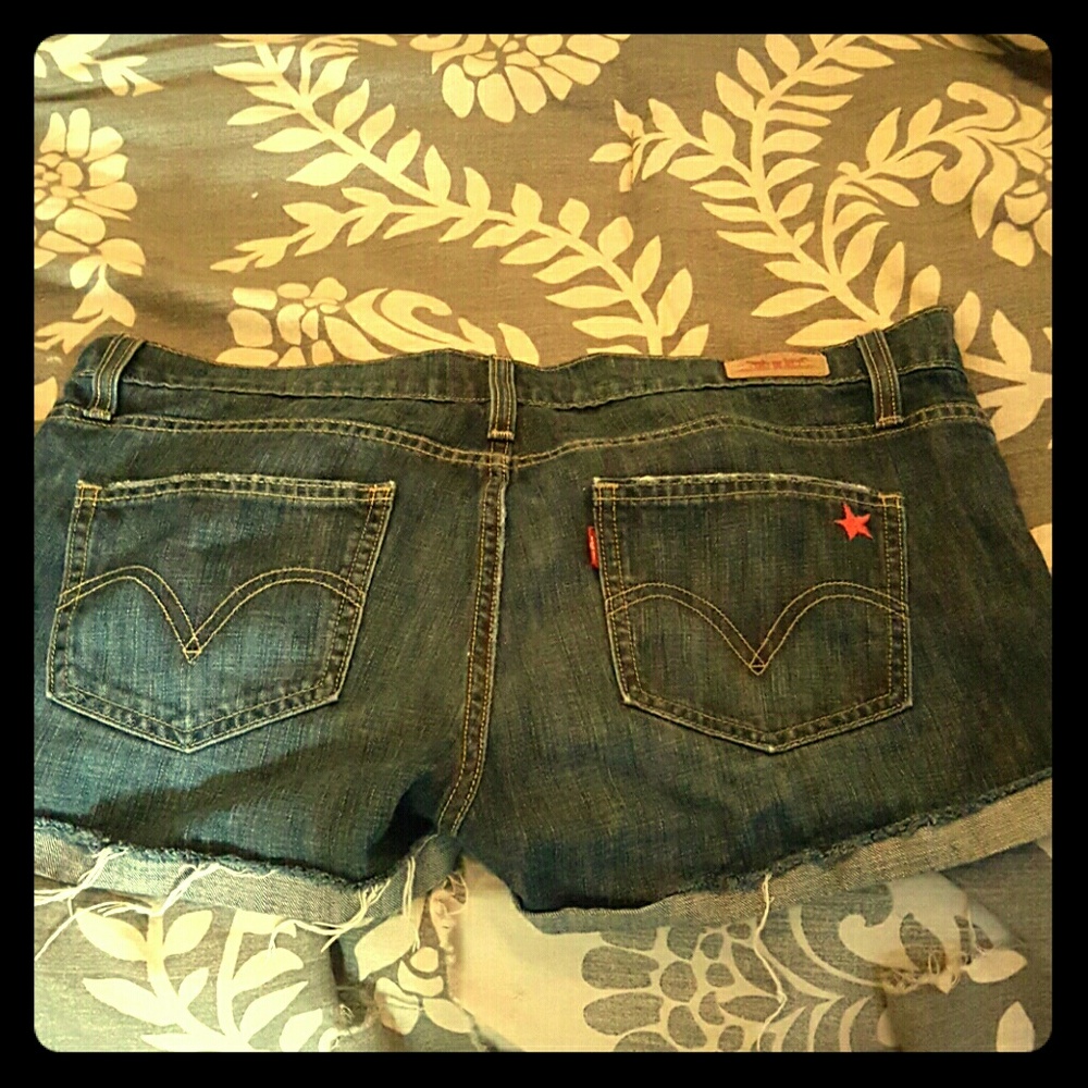 LEVI 513 Boyfriend Jean shorts
