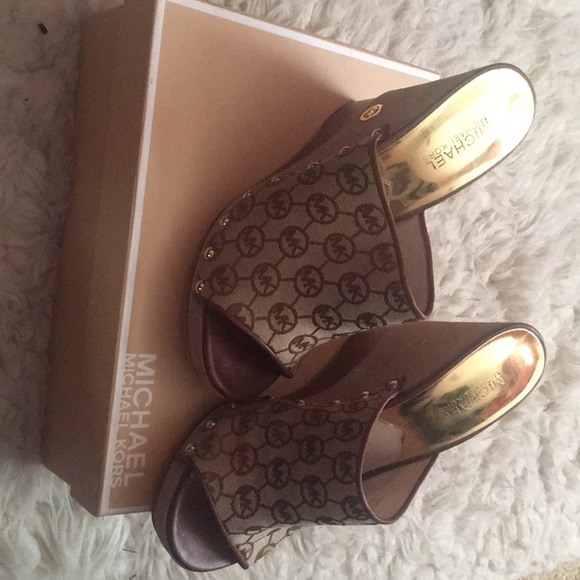 Michael Kors wedges . - Picture 2 of 2