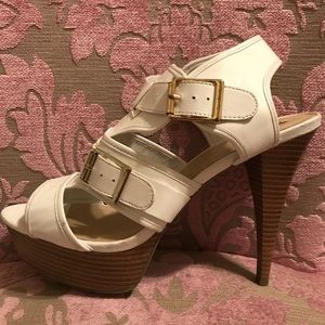 🌺 Xhilaration - White Heels