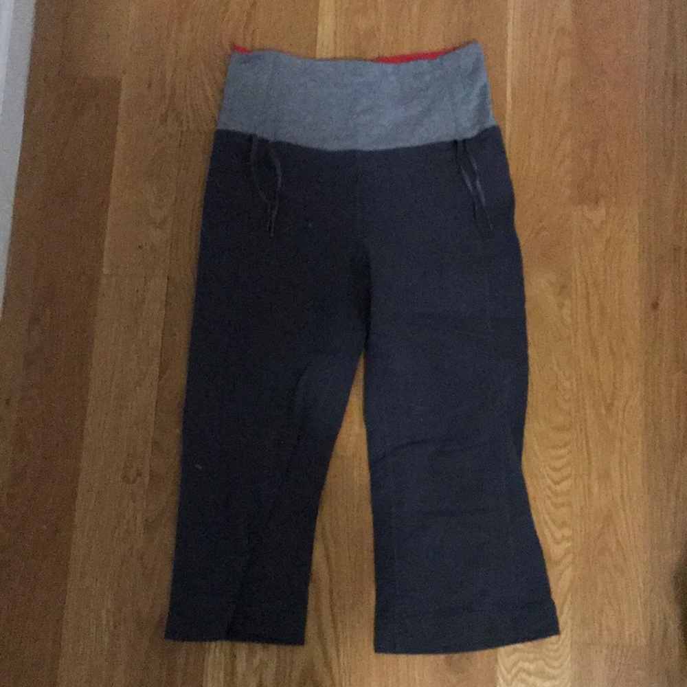 Lululemon crop gray pants