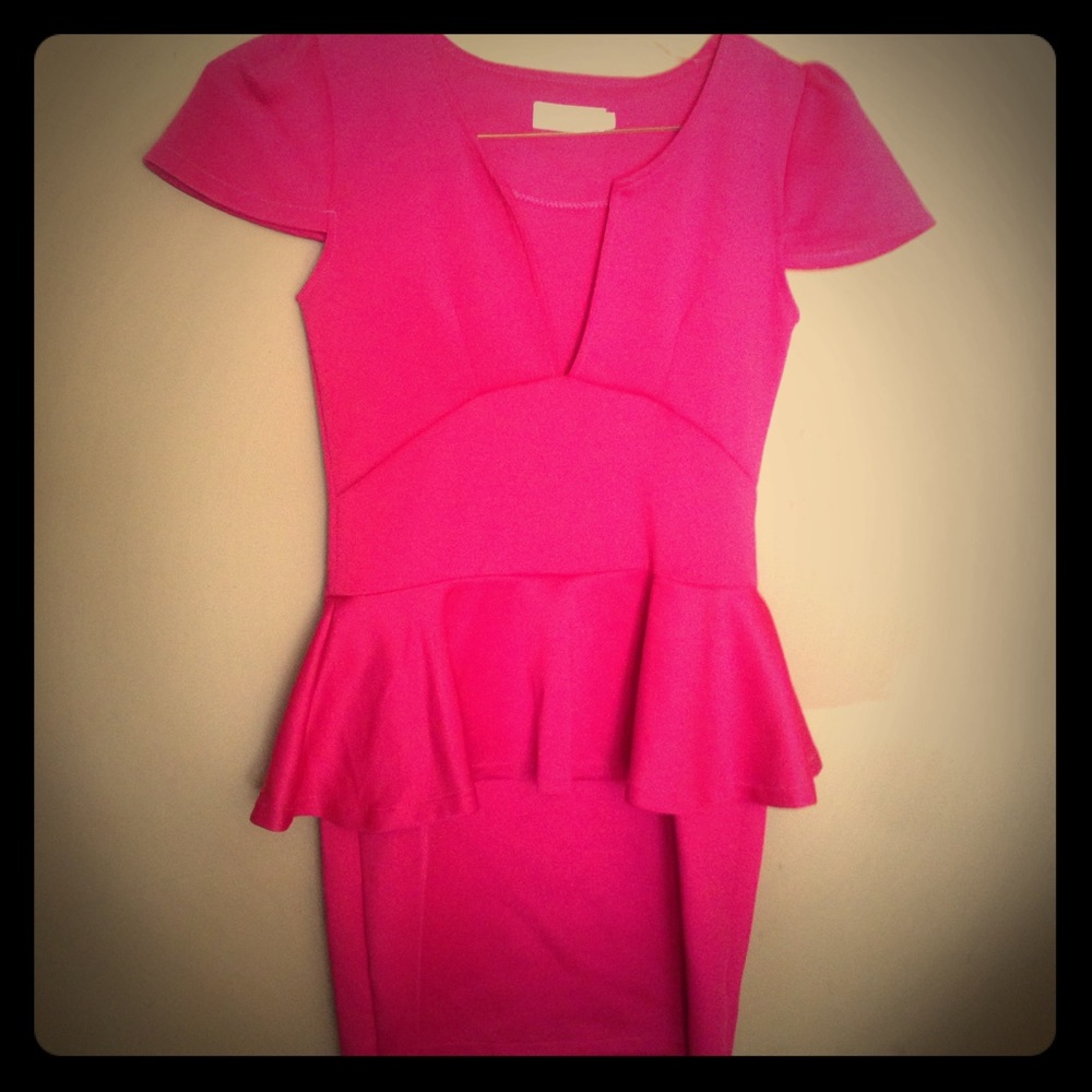 Tianxuan dress. Hot pink. Size small