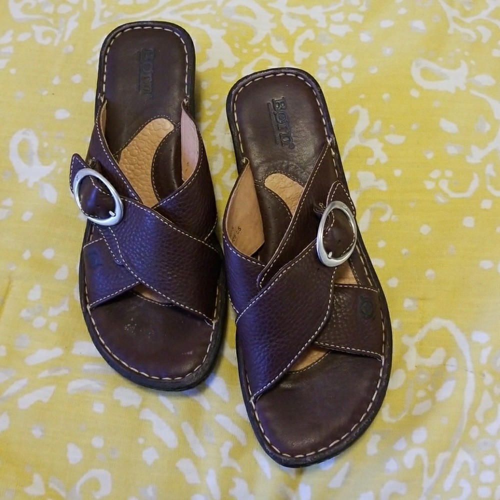 Born sandals